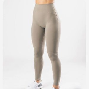 ALPHALETE M Surface Elevation Leggings Seashell